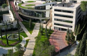 IESE Business School & Career Opportunities IESE Business School