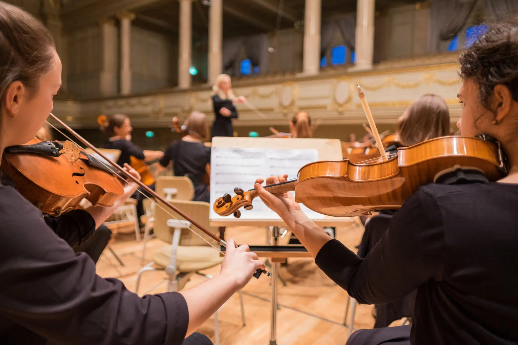 manuel-nageli-7CcPLtywRso-unsplash orchestra