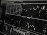 How Long Does it Take to Become a Stockbroker? Career Prospects & Requirements