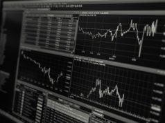 How Long Does it Take to Become a Stockbroker? Career Prospects & Requirements