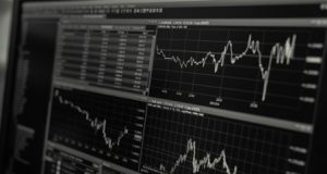 How Long Does it Take to Become a Stockbroker? Career Prospects & Requirements