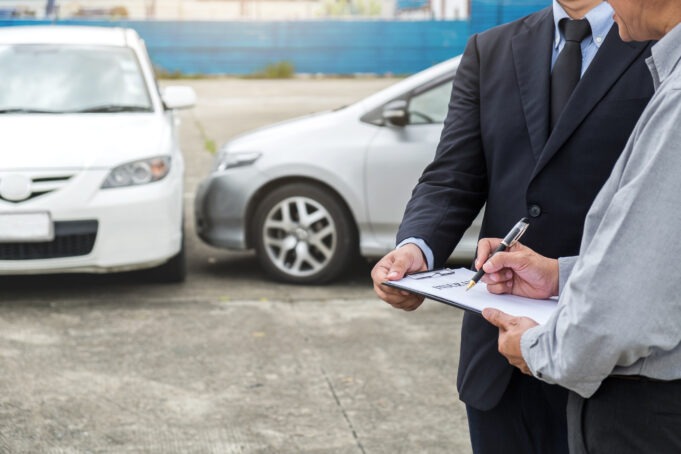 Ways a Lawyer Helps You After An Automobile Accident