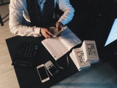 Struggling With Your Business’ Money Management? These 8 Tips Can Save the Day!