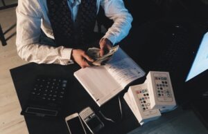 Struggling With Your Business’ Money Management? These 8 Tips Can Save the Day!