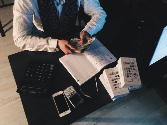 Struggling With Your Business’ Money Management? These 8 Tips Can Save the Day!