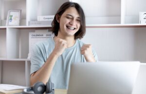 Retention bonus: Features, Benefits, and Implications retention bonus