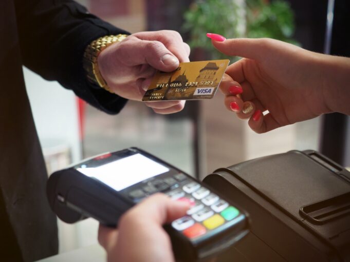 Expert Credit Card Tips to Help You Save Money