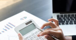 Gross revenue vs Cash flow