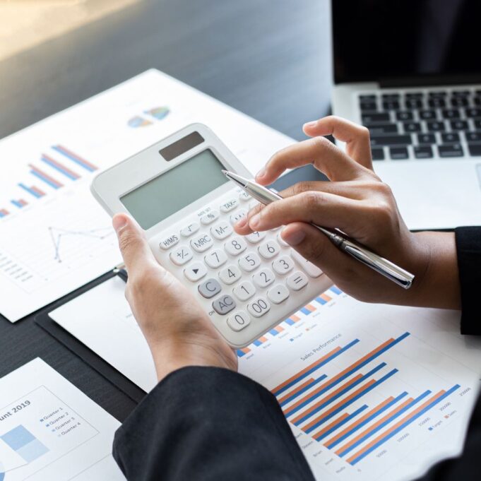 Gross revenue vs Cash flow