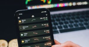 Uphold vs Coinbase: Which is Better for You?