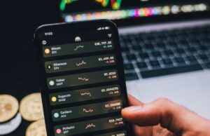 Uphold vs Coinbase: Which is Better for You?