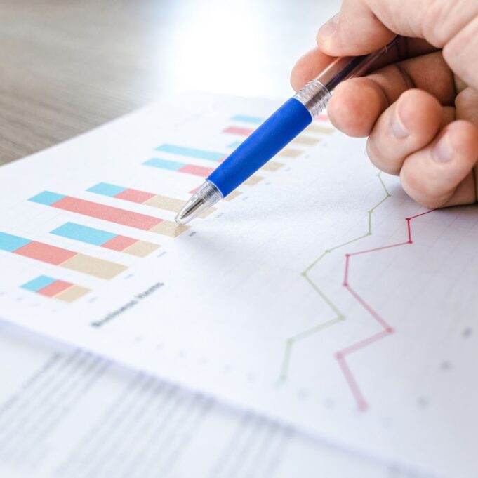 Logarithmic chart vs Linear