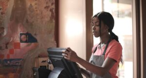 Can You Cash a Cashier’s Check Immediately? Cash a Cashier's Check Immediately