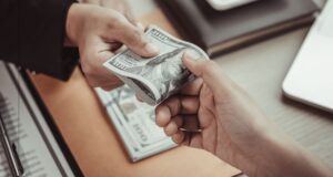 is 33k a year good salary? Is 33k a year good?