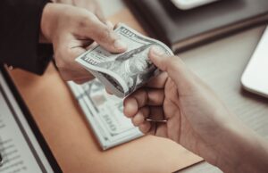 is 33k a year good salary? Is 33k a year good?