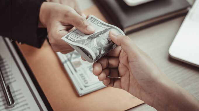 is 33k a year good salary? Is 33k a year good?