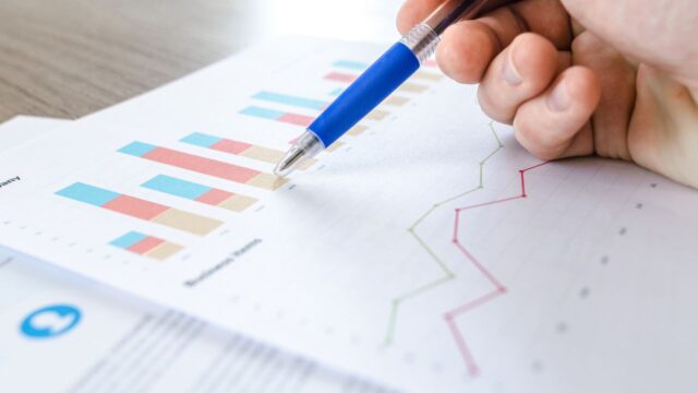 Tracking Error investors