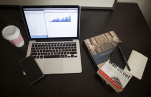 Investing vs. Online Gambling: What’s The Difference?