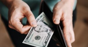 Why You Should Take Money Spending Addiction Seriously Money Spending Addiction