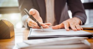 When to Sue Your Landlord Sue Your Landlord