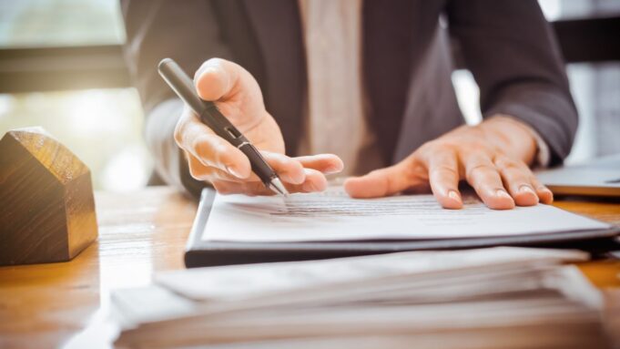 When to Sue Your Landlord Sue Your Landlord