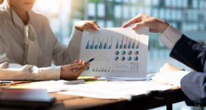 Financial Advisor vs Robo Advisor: Which is Right for You Financial Advisor vs Robo Advisor