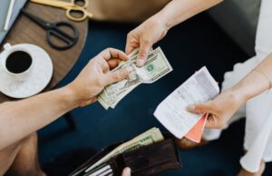 How Does Check Cashing Work? How Does Check Cashing Work