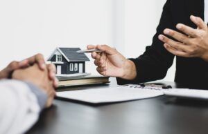 Is It Worth Becoming a Real Estate Agent? Is It Worth Becoming a Real Estate Agent?