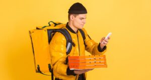 Postmates vs GrubHub – Which Food Delivery Service Should You Choose? Postmates vs GrubHub