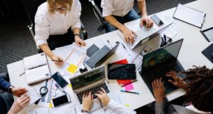 The Pros and Cons of Working for a Temp Agency Working for a Temp Agency