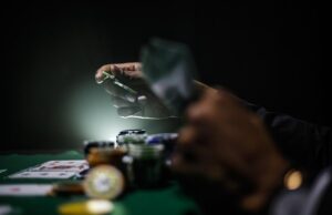 Tips On How To Earn Some Money When Gambling Online