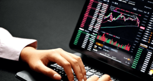 How to Protect Your Money as a College Student Investor?