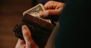 Comparing Credit Cards, Tips and Tricks for Consumers