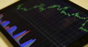5 Major Financial Trends Investors Need to Watch Right Now