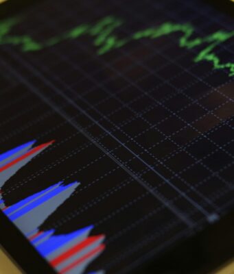 5 Major Financial Trends Investors Need to Watch Right Now